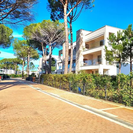 Modern With Kitchen Plazhi San Pietro