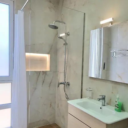 Modern With Kitchen * Plazhi San Pietro