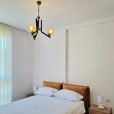 Modern With Kitchen * Plazhi San Pietro